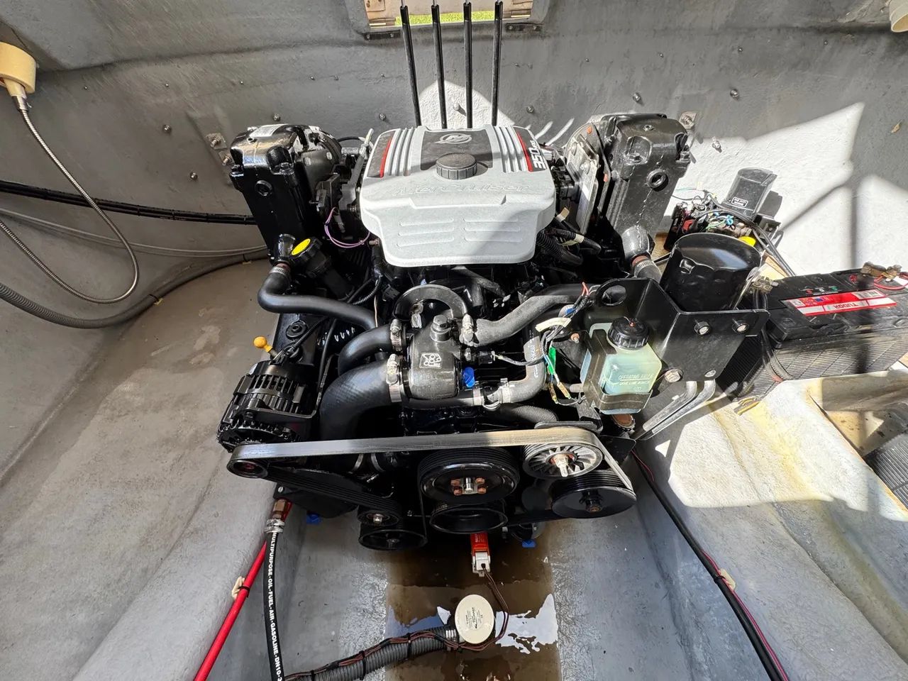 Lancha Ventura V250 Comfort Mercruiser V8 350 MAG 2012 - Foto 14