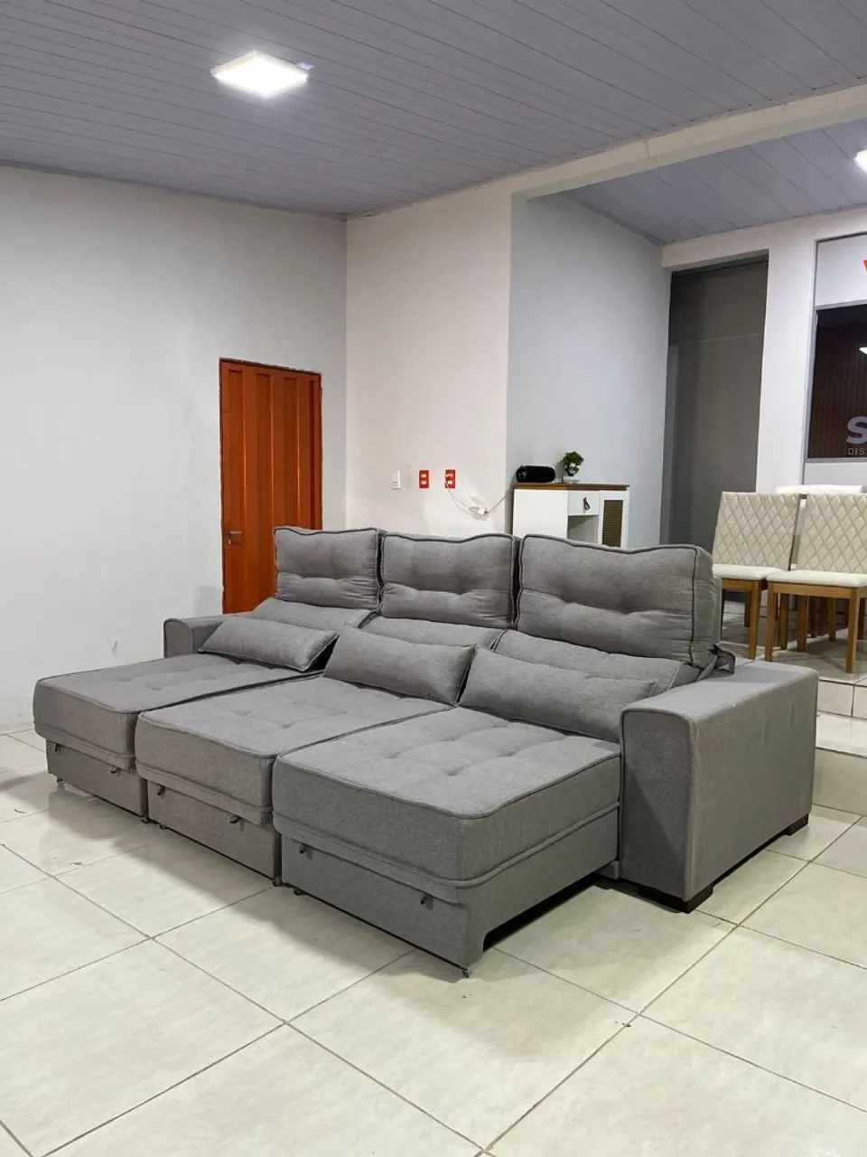 Sofá retrátil e reclinável de 3 lugares e de luxo no tecido linho Premium! Promoção!