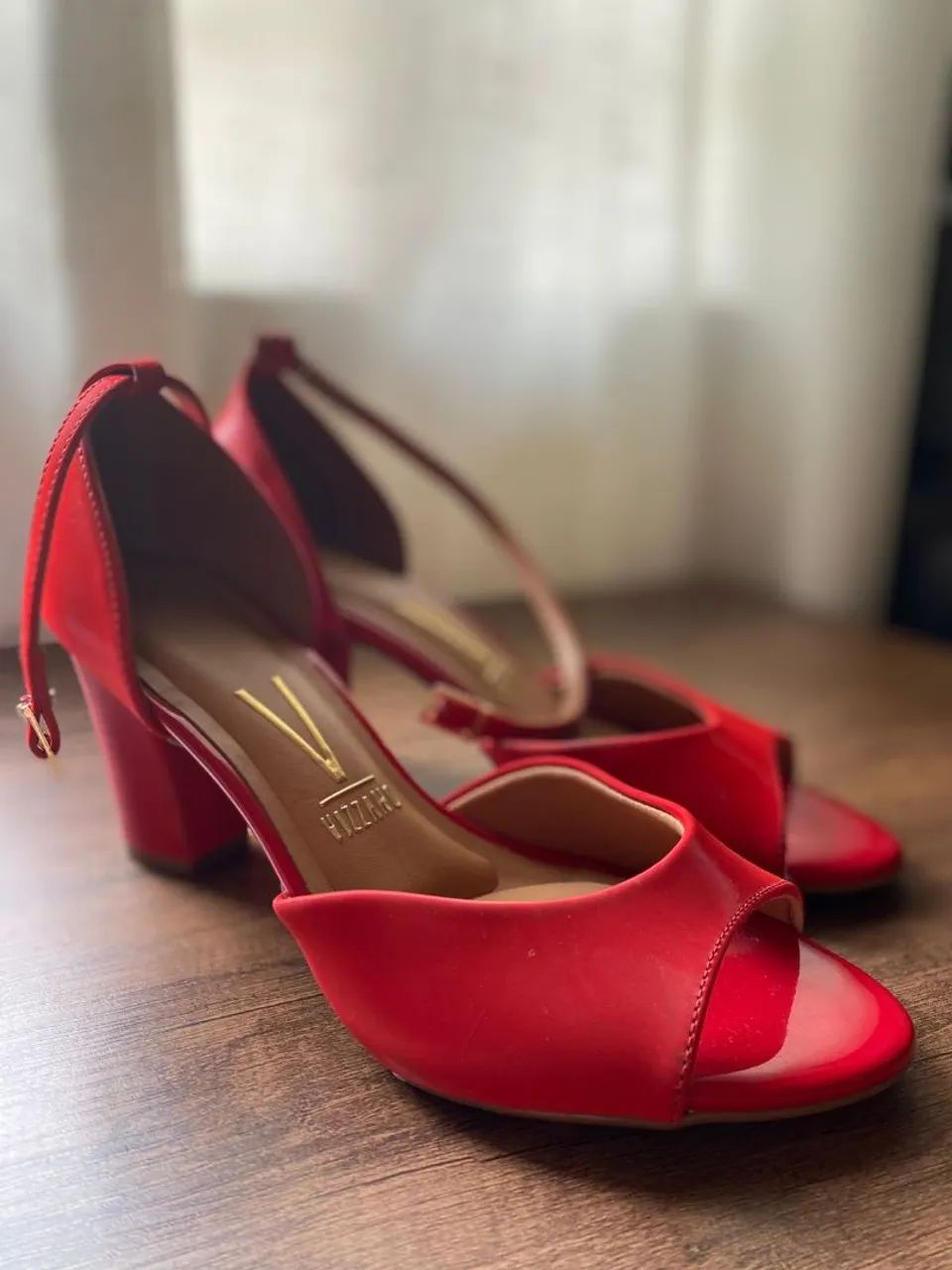 Sandália de salto Vizzano vermelha n° 36