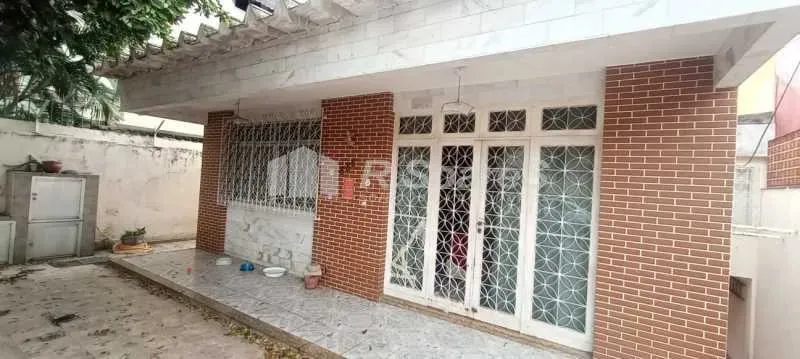 Casa de rua : / Residencial / Vila Valqueire