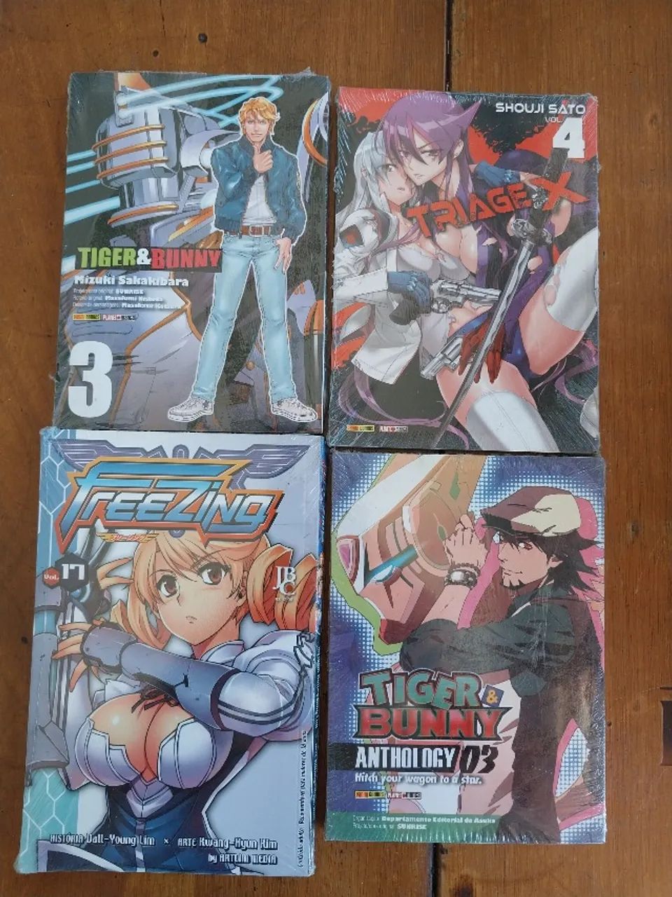 4 mangas novos lacrados sem uso