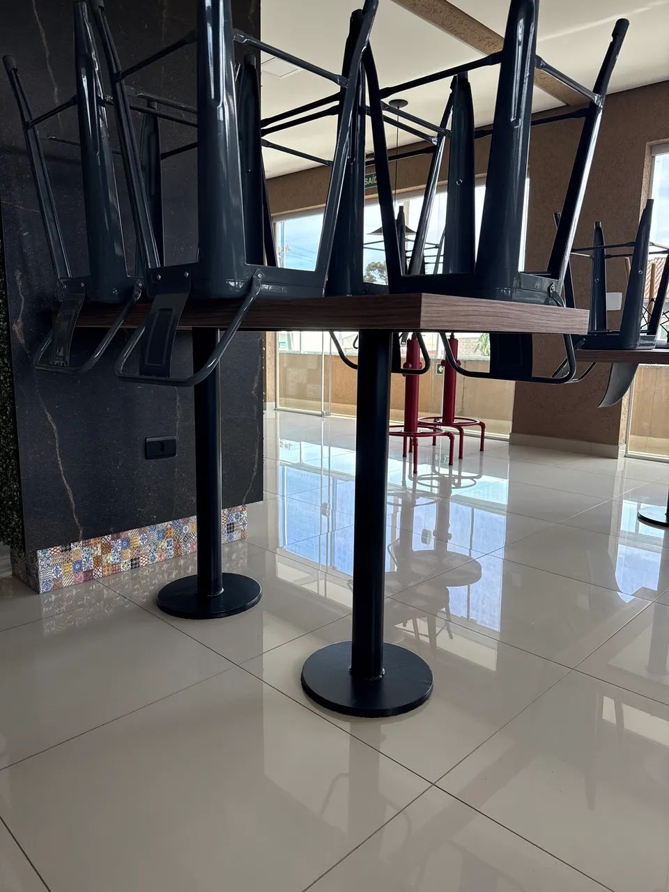 Mesa e Cadeira para comércios  - Foto 3