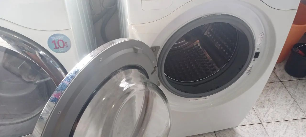  Lavar e Secar 12kg  Electrolux limpa  perfeita testada  - Foto 4