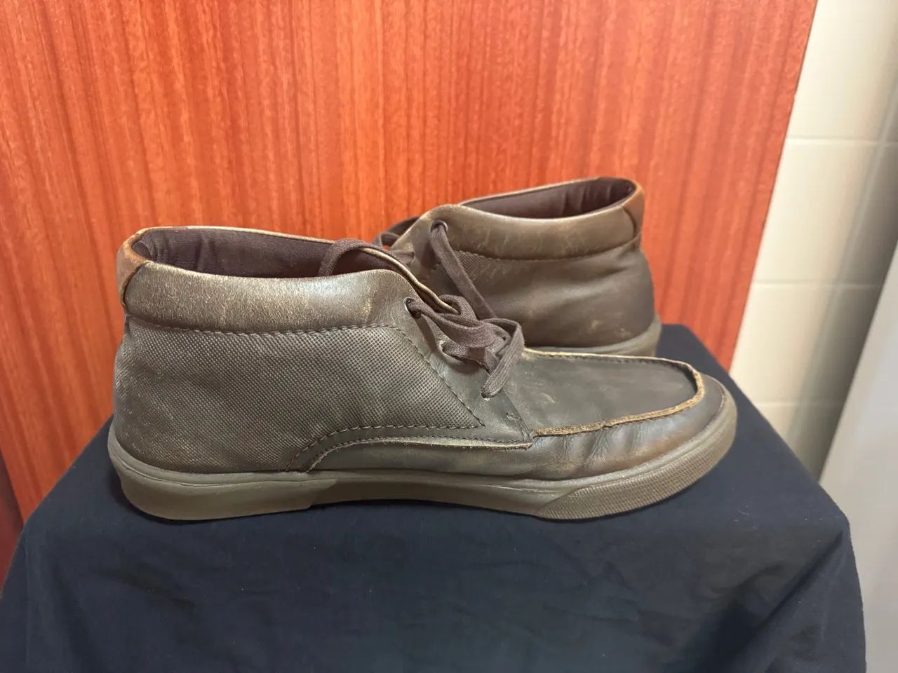 Bota Casual Democrata Marrom - Foto 2
