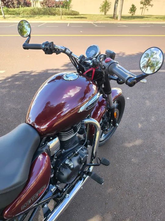 Royal Enfield Meteor 350 Stellar | 2024/2025 | Vermelha | Apenas 1.800 km - Foto 9