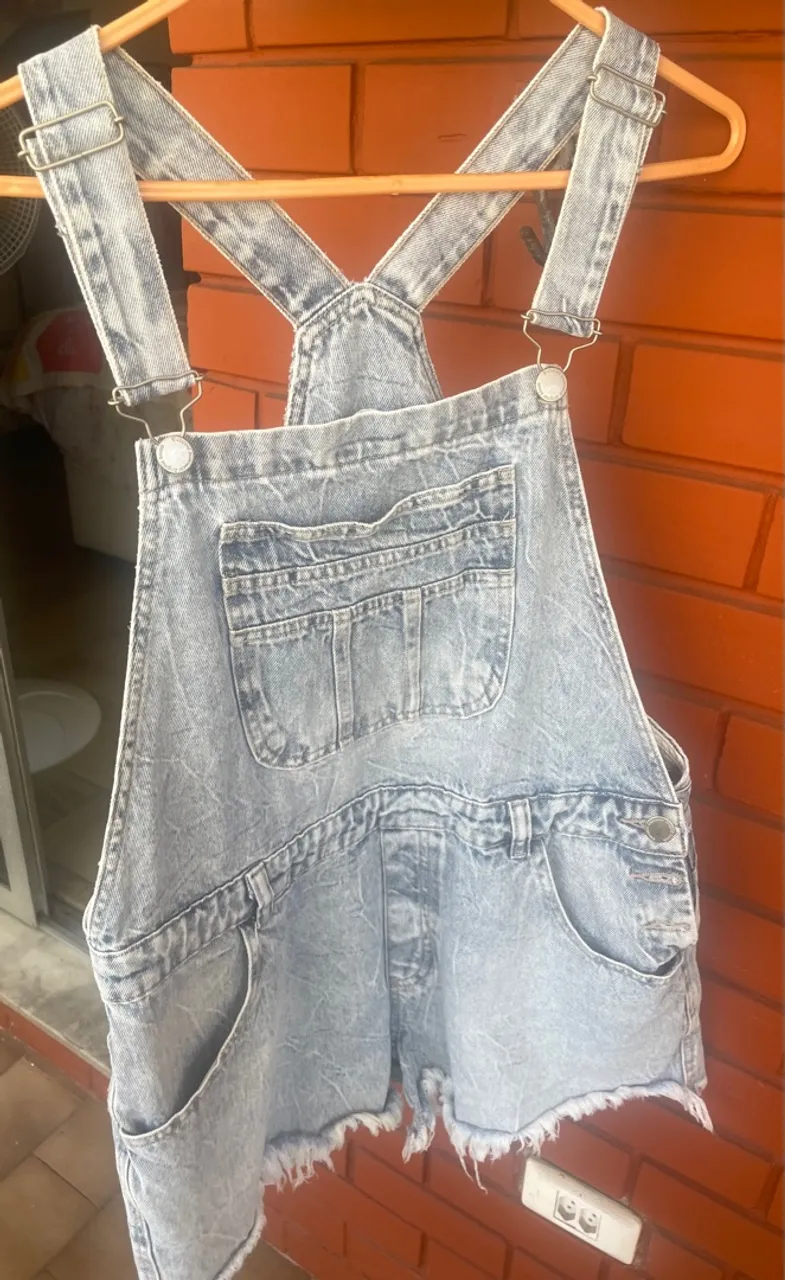 Macaquinho jeans G novo