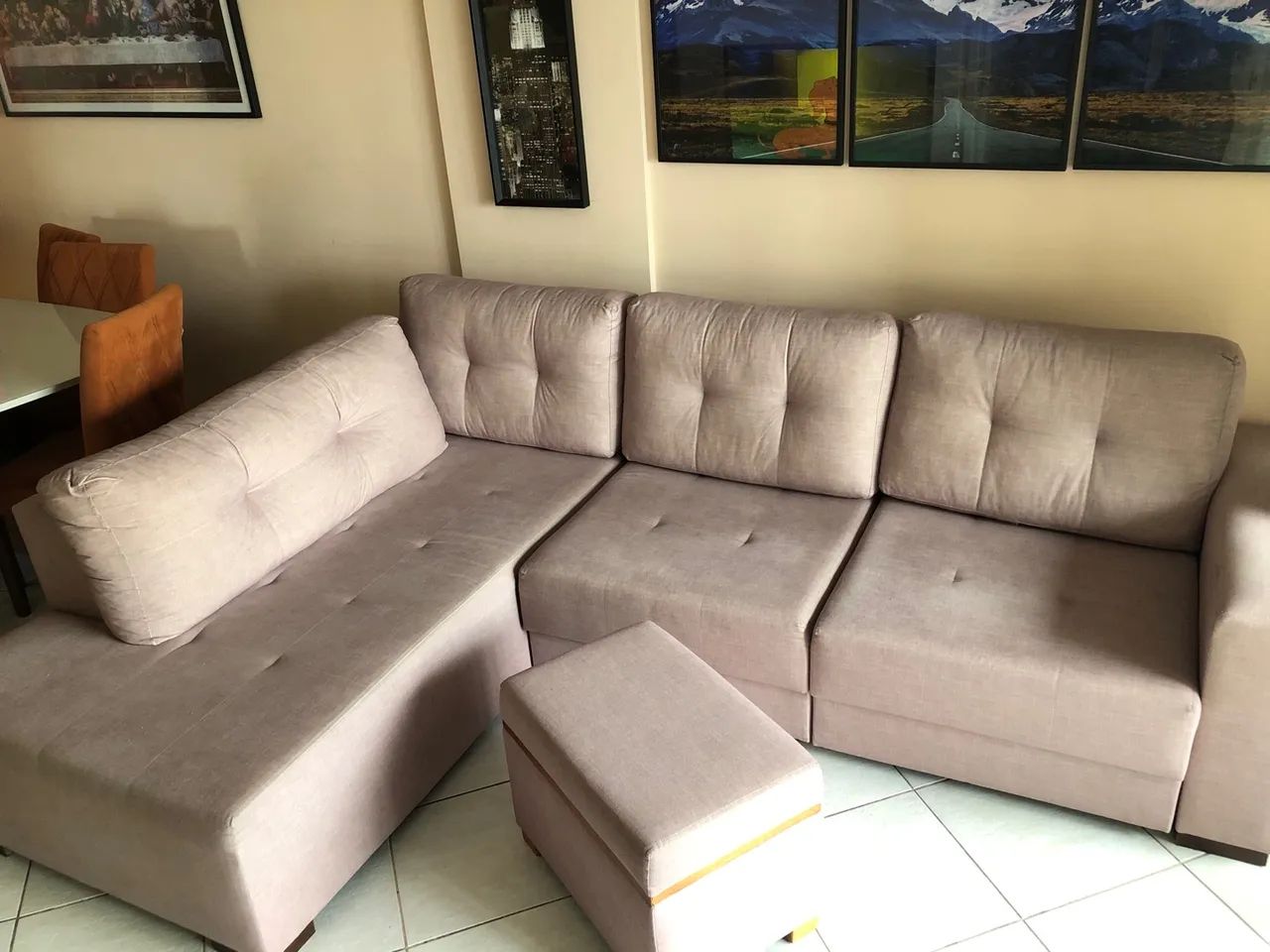 Sofá de canto com puff - Conforto e elegância