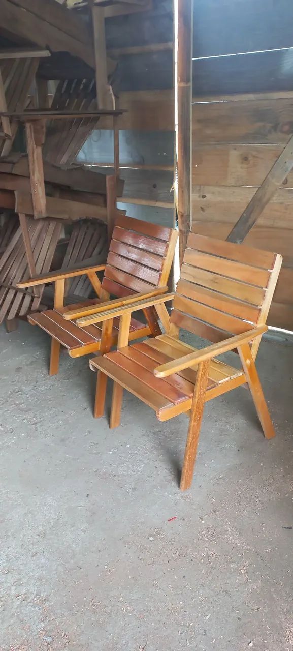 Par Cadeiras de madeira área interna e externa