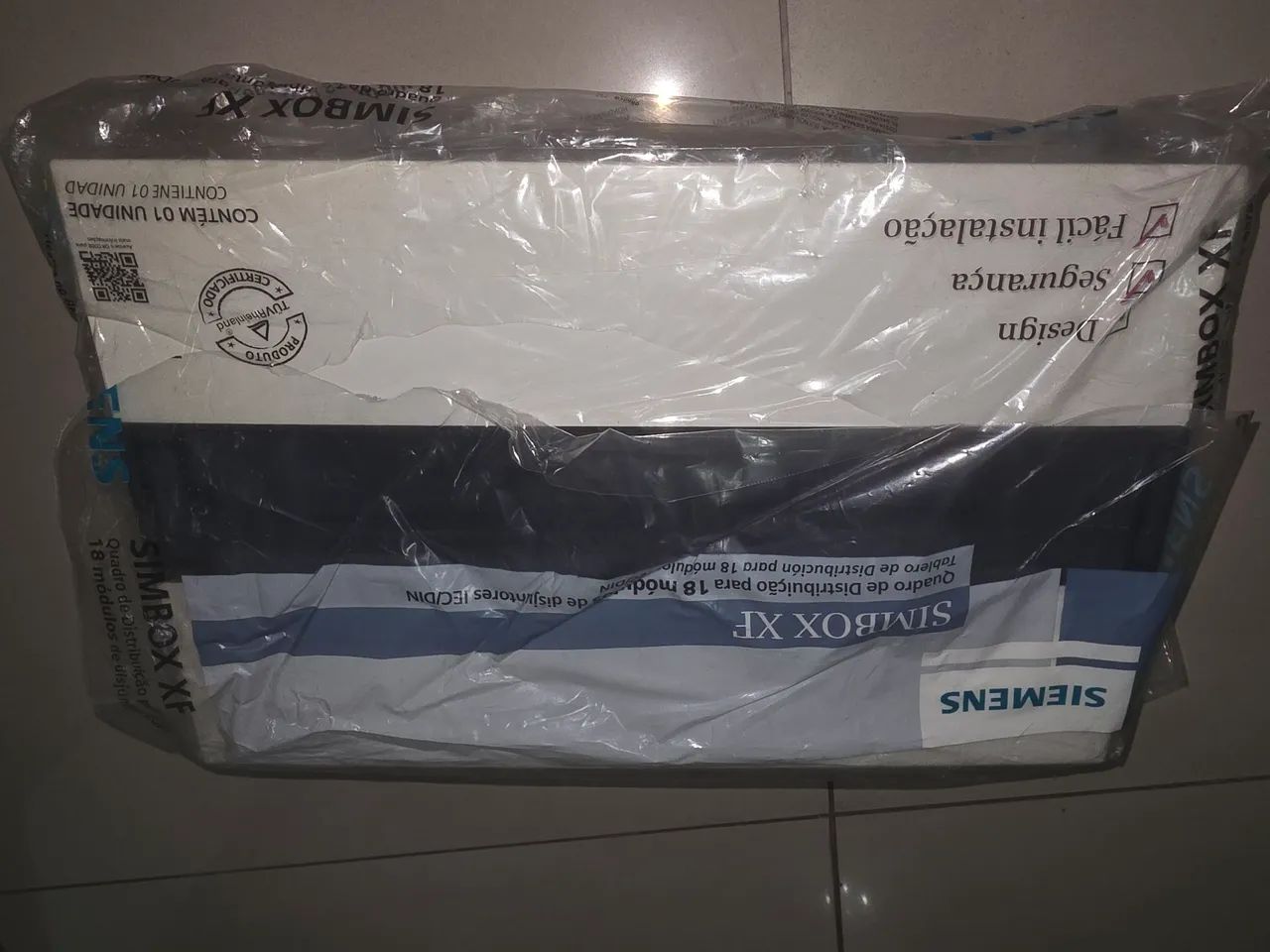 Caixa de Disjuntores Siemens Simbox XF para 18 módulos de disjuntores IEC/DIN