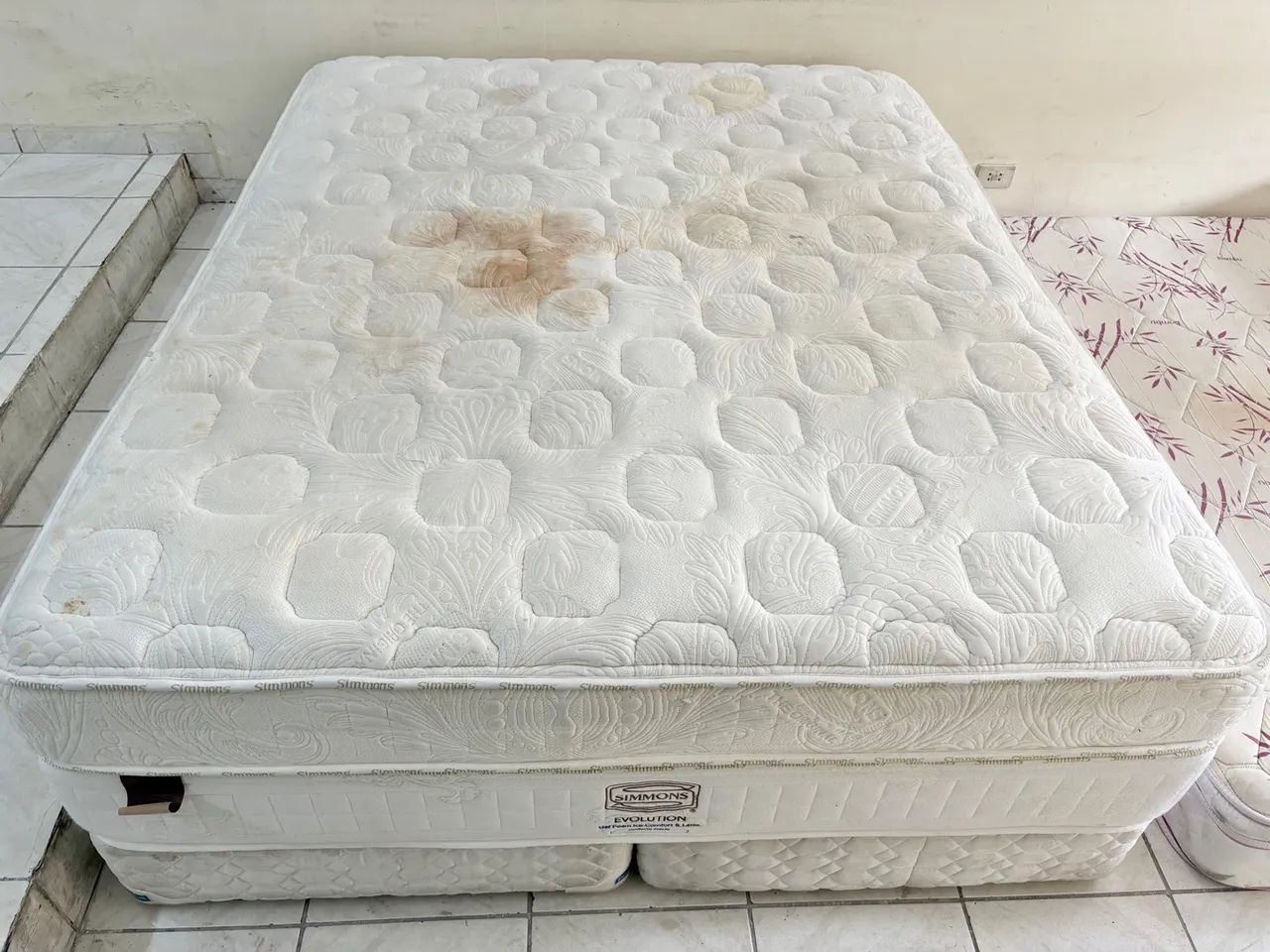 Cama Box de casal Queen, cama de casal Simmons  - Foto 3