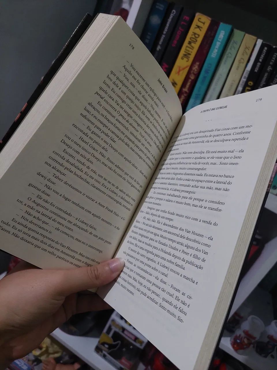 A Culpa é das Estrelas - John Green - Foto 3