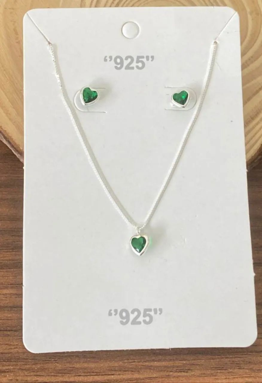 Conjunto de Colar e Brincos em Prata 925 com Pedra Verde