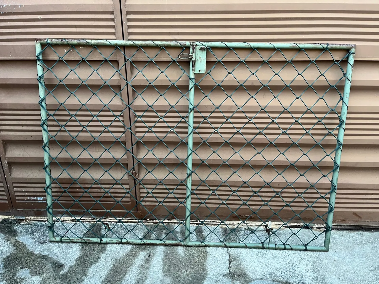 Vendo portão de proteção em tela de aço seminovo