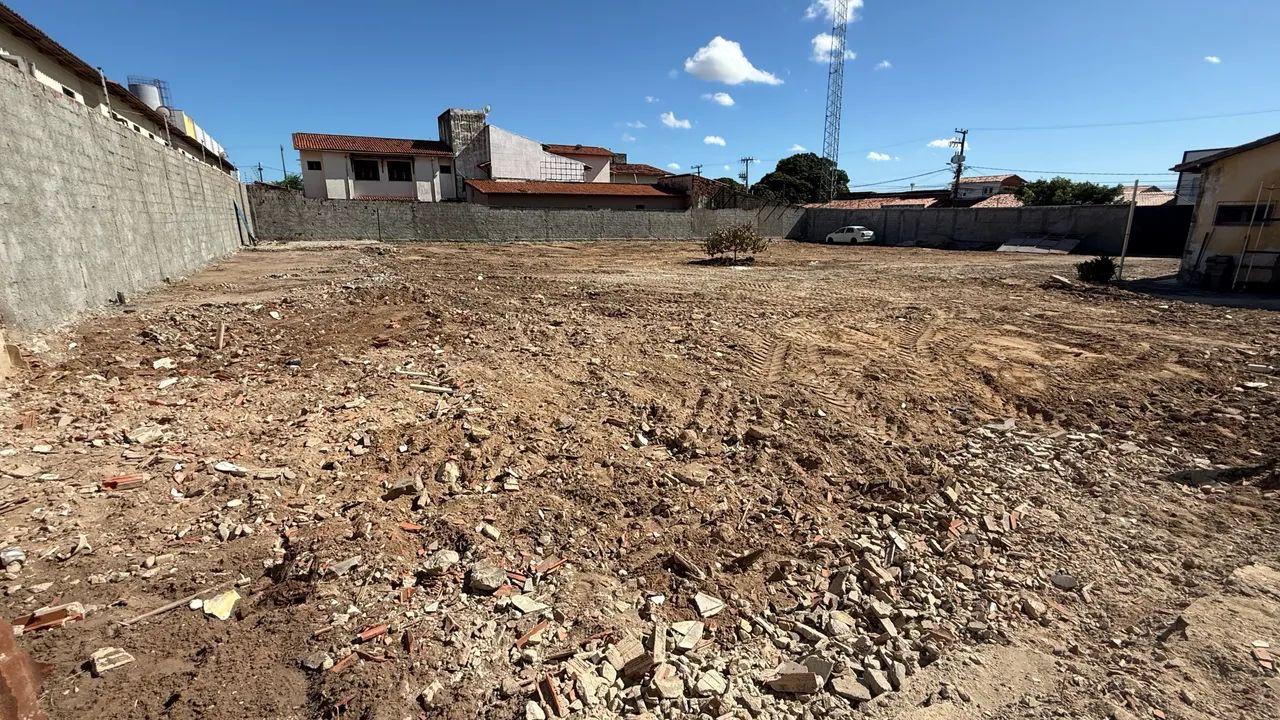 Vendo Terreno a 100 metros da Washington Soares - Foto 4