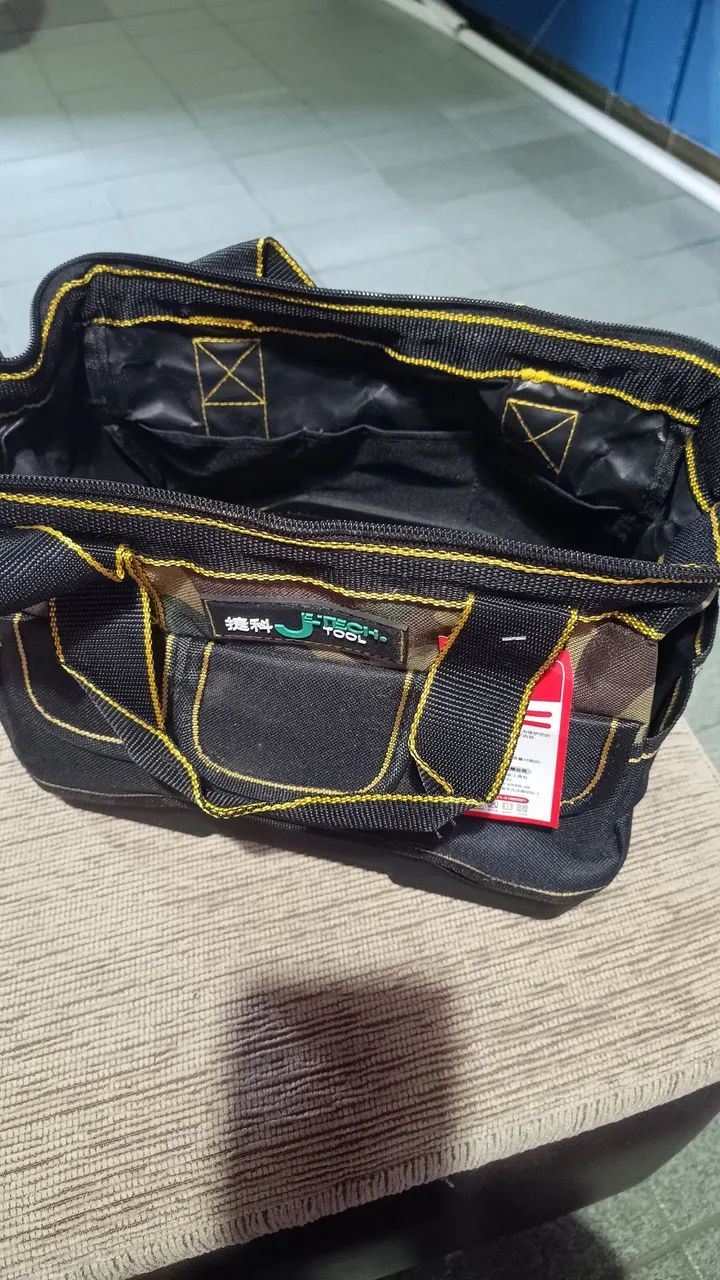 Mala de ferramentas com suporte embaixo reforçado 