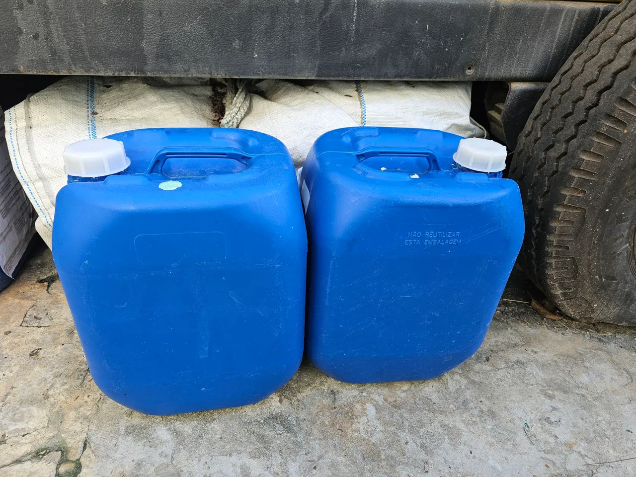 Galões Plásticos, bombonas - 20 Litros