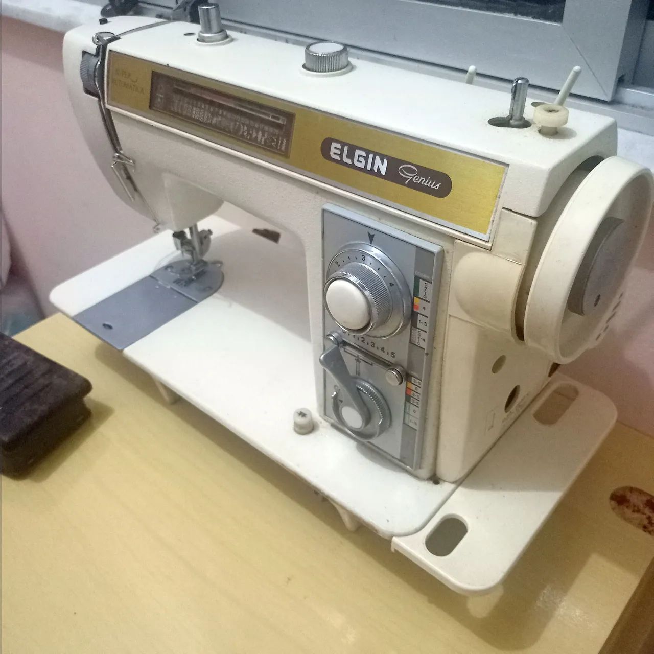 Único Dono Máquina de Costura Elgin Genius Super Automática - Foto 4
