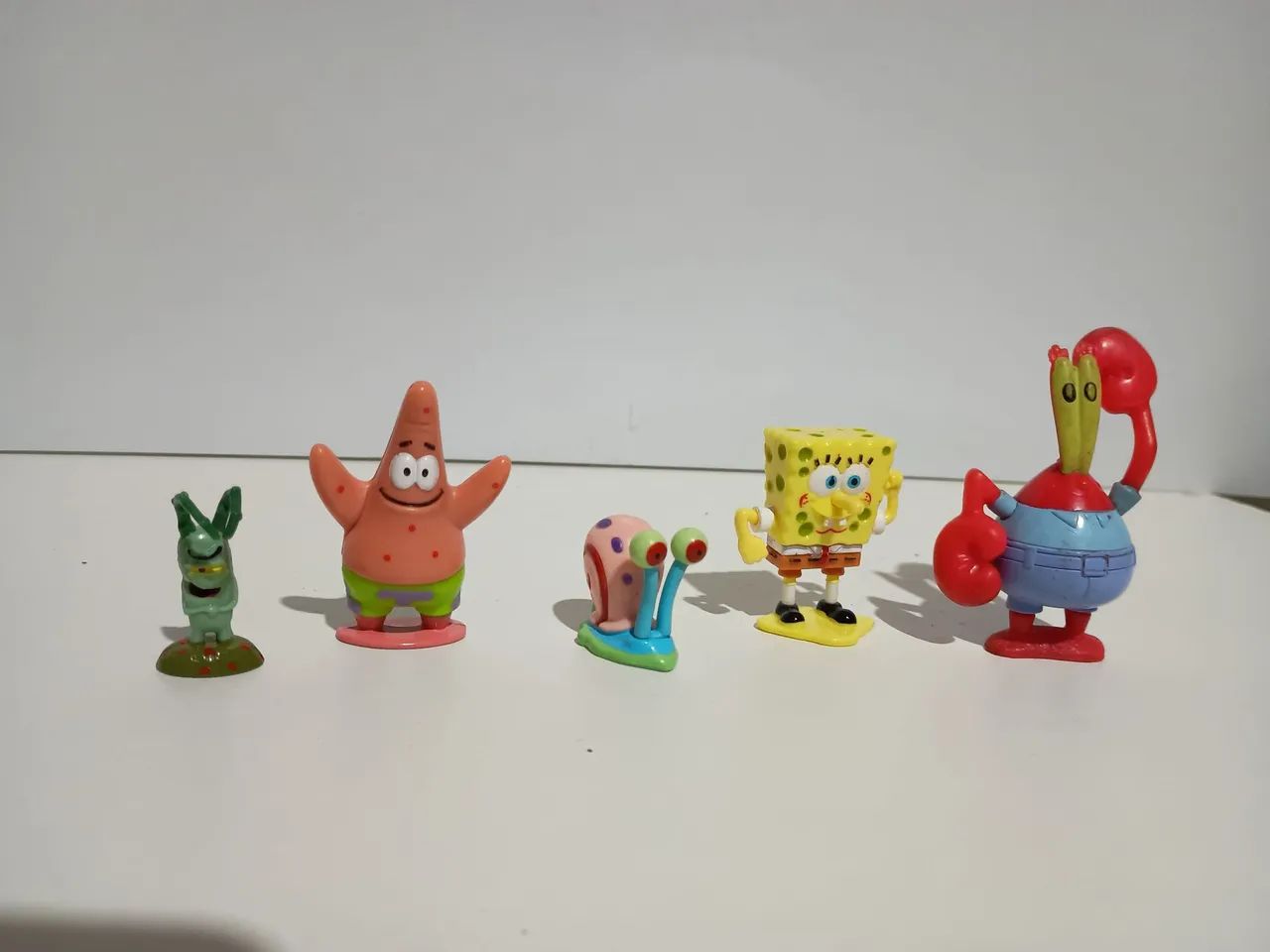 Bonequinhos turma Bob esponja via 2005 o lote pelo valor anunciado