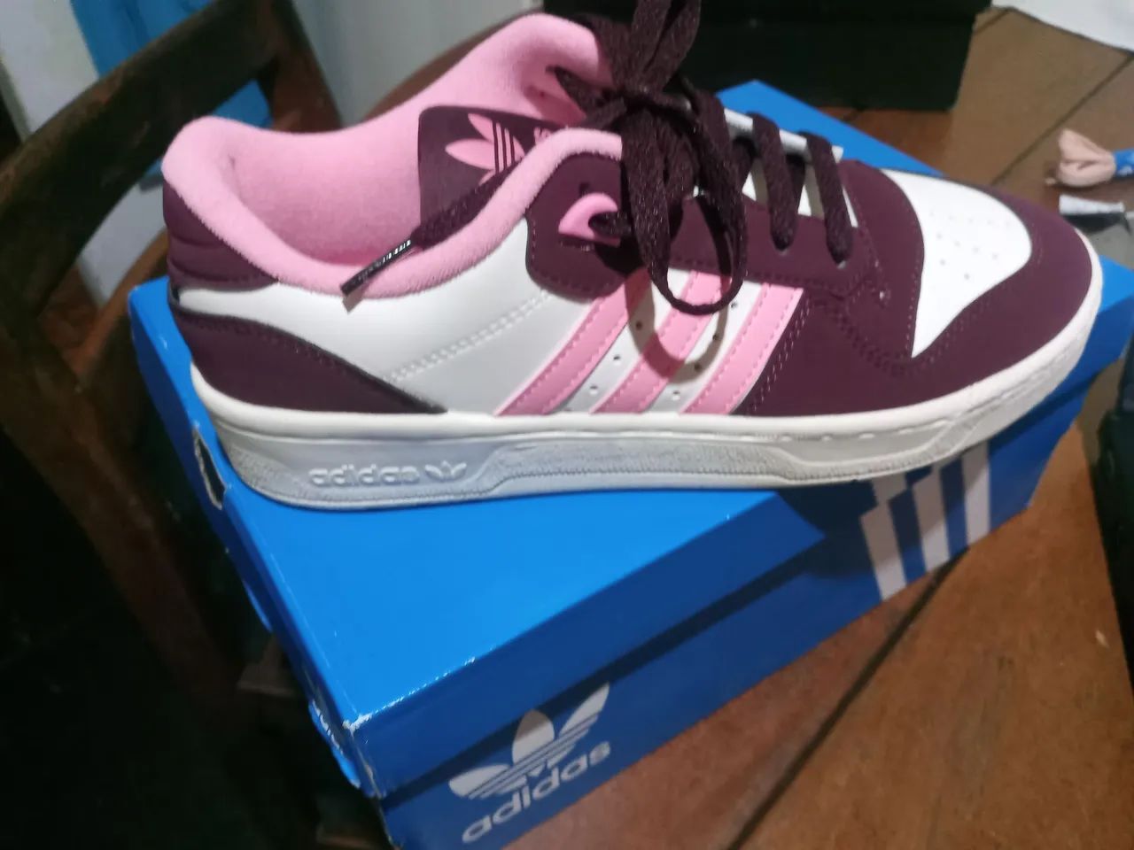 Tênis Adidas rivalry low feminino - Foto 4