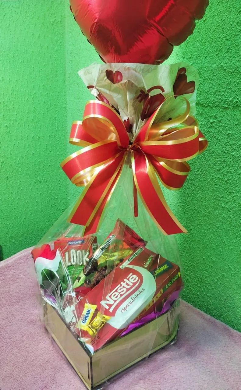 Cesta de Presente Romântica com Chocolates