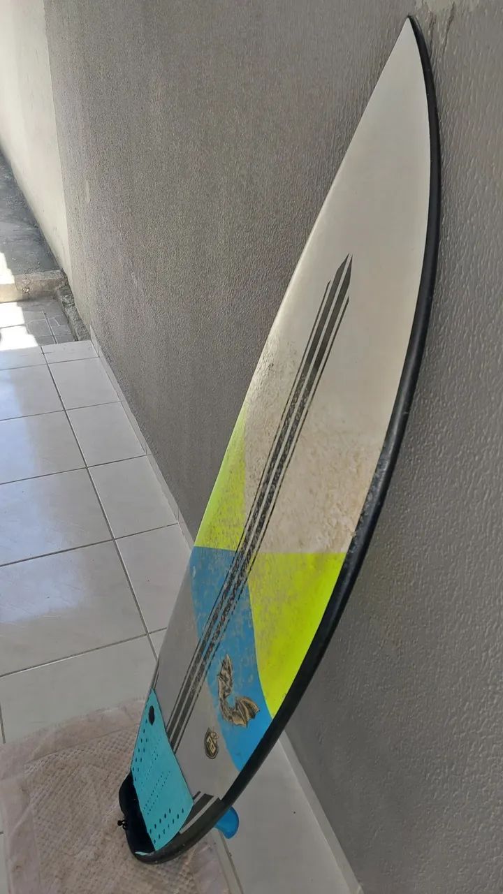 Prancha de Surf 5'11 com leash profissional  - Foto 3