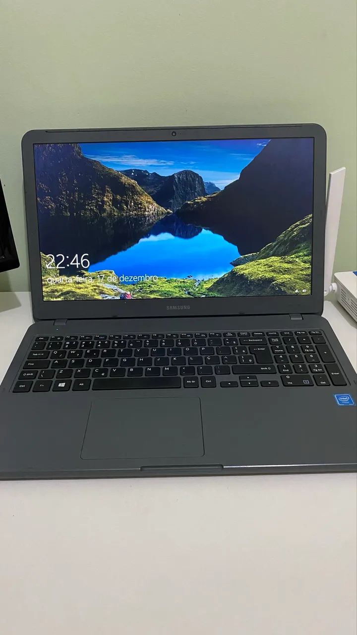 Samsung E30 Essentials - Ótima condição