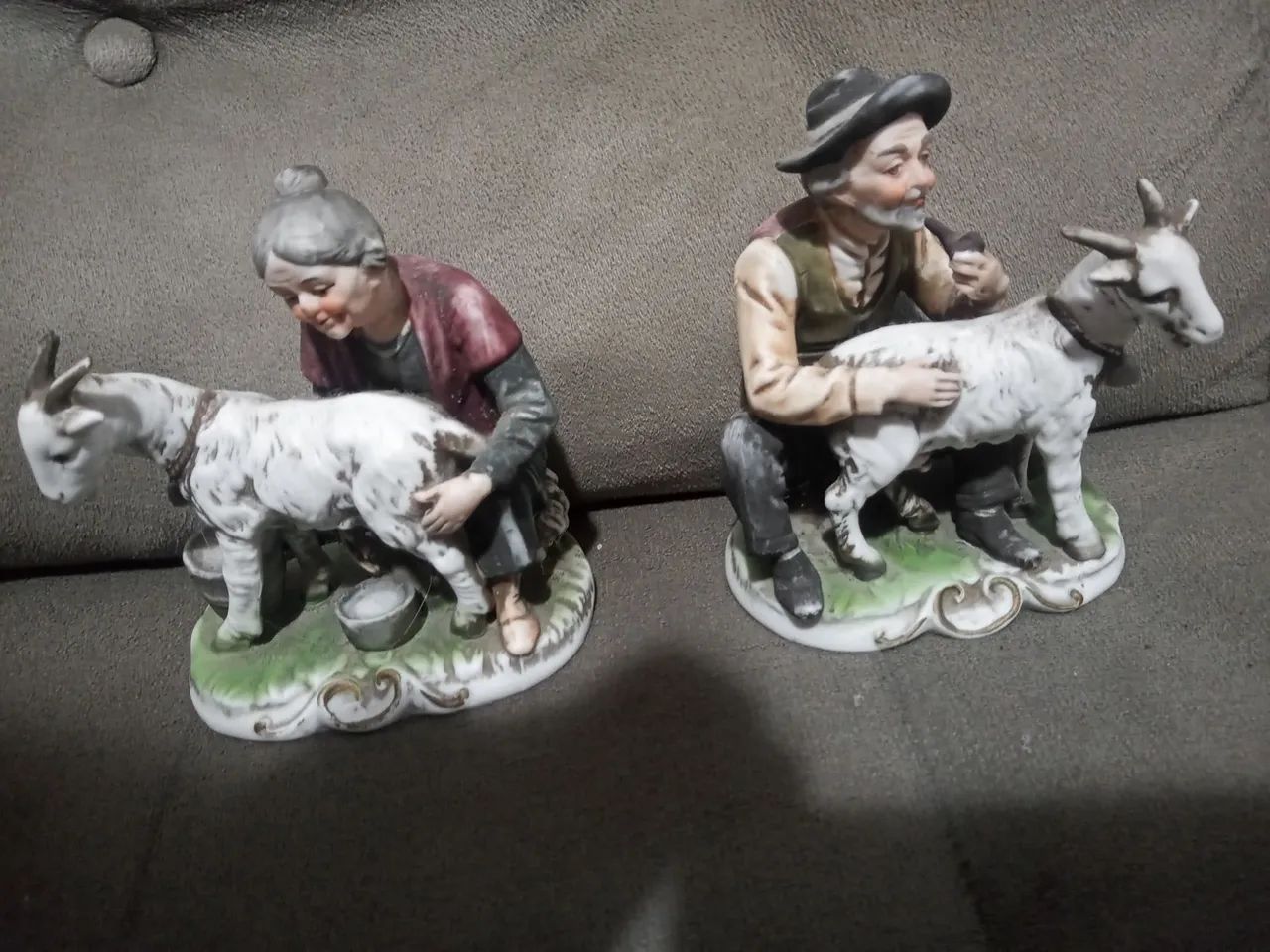 Antigas Estatuetas de Porcelana