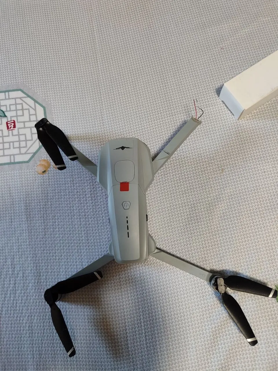 Drone KF 102 com avarias - Peças para Reparo