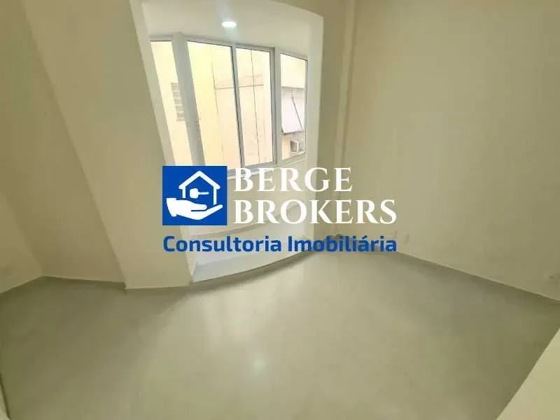 Quarto e sala REFORMADO no Catete!!