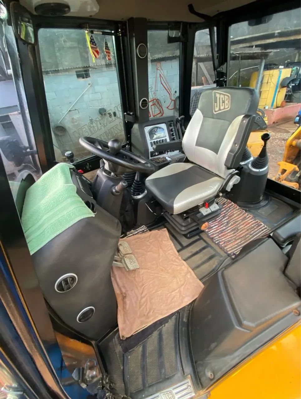 Retroescavadeira JCB 3CX ano 2023, 4x4, com ar condicionado, em SP - Foto 5