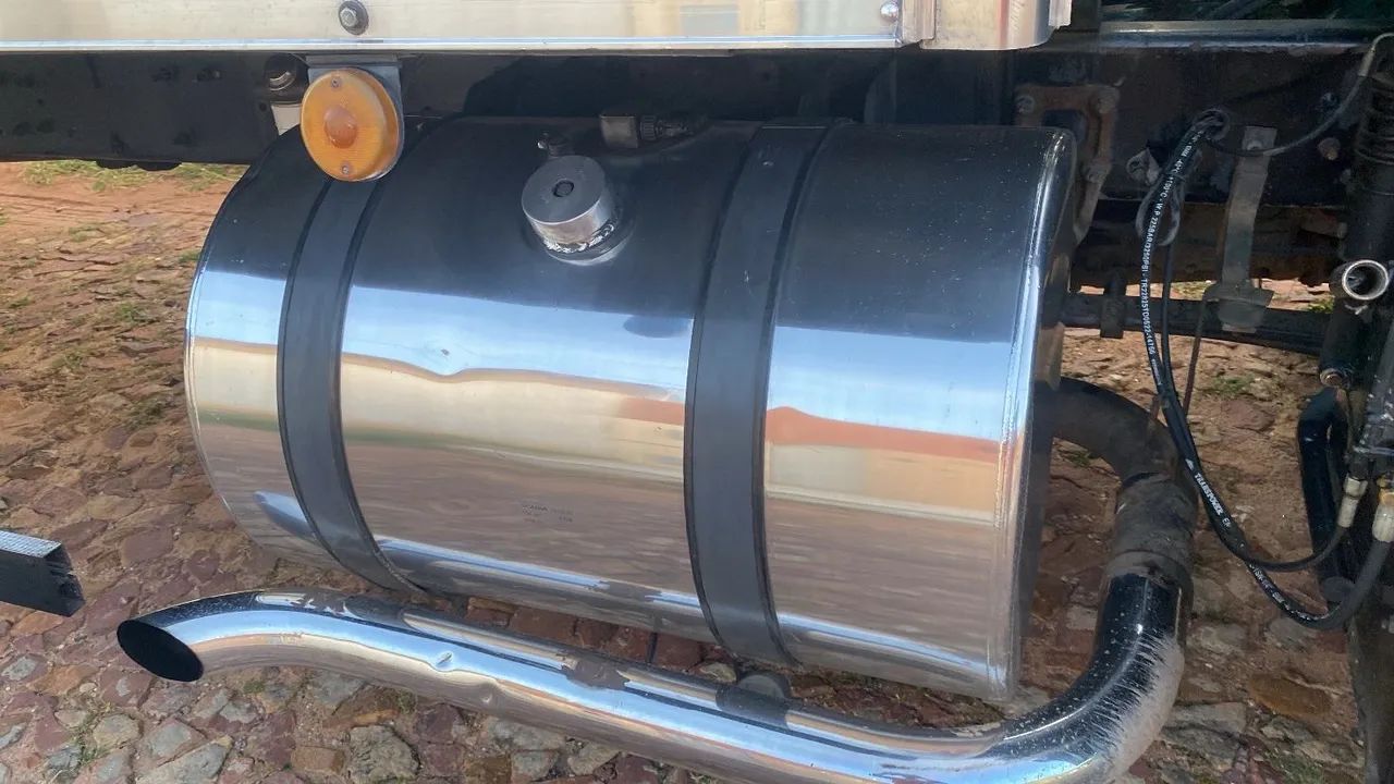 VENDO VOLVO VM 260 ( CAPA DE REVISTA) - Foto 6