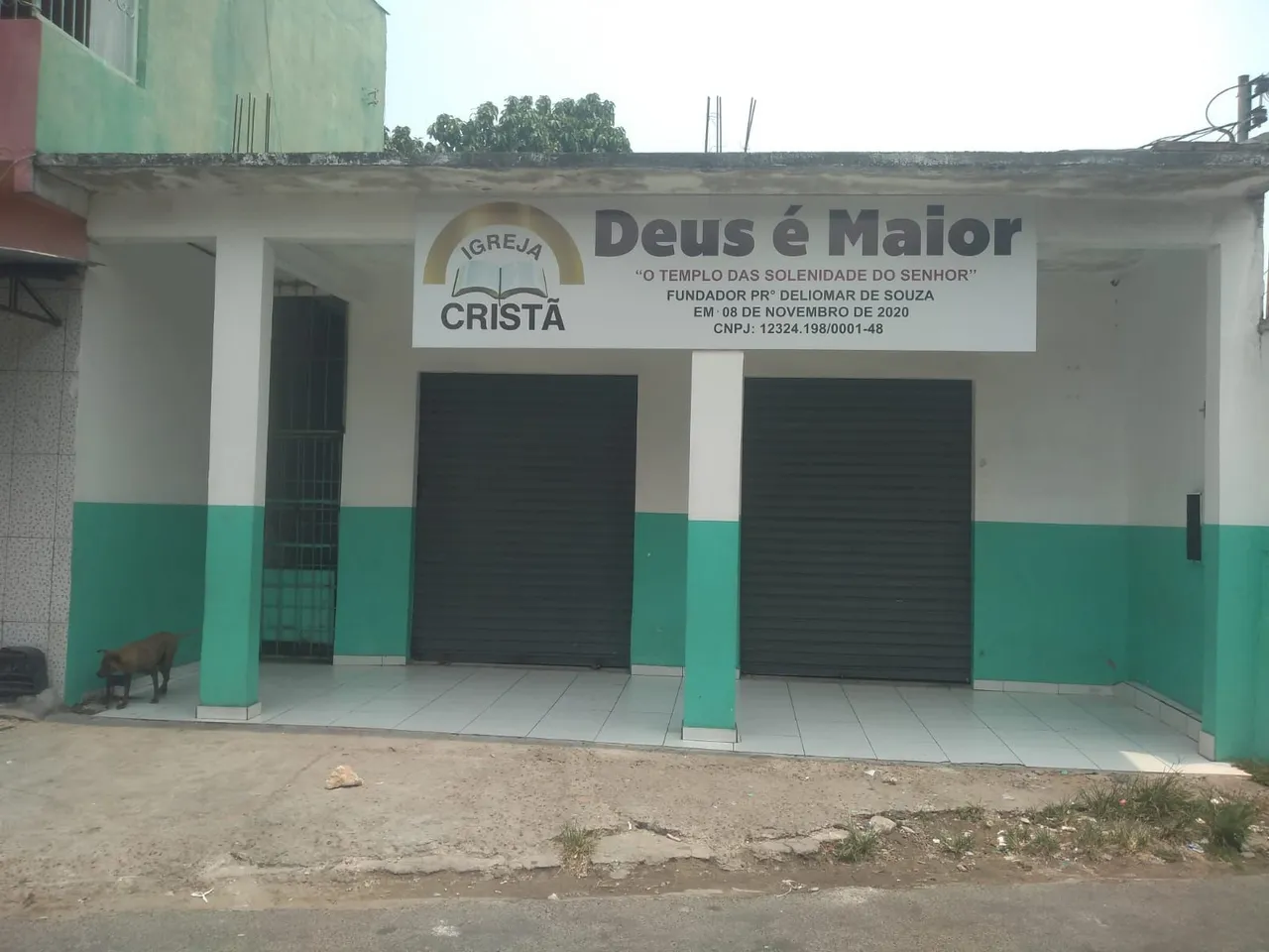 Aluga-se ponto comercial
