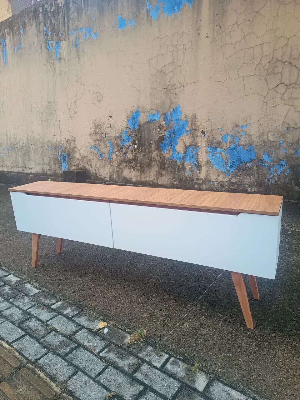 Rack para Tv na cor branca e com tampo amadeirado  - Foto 3