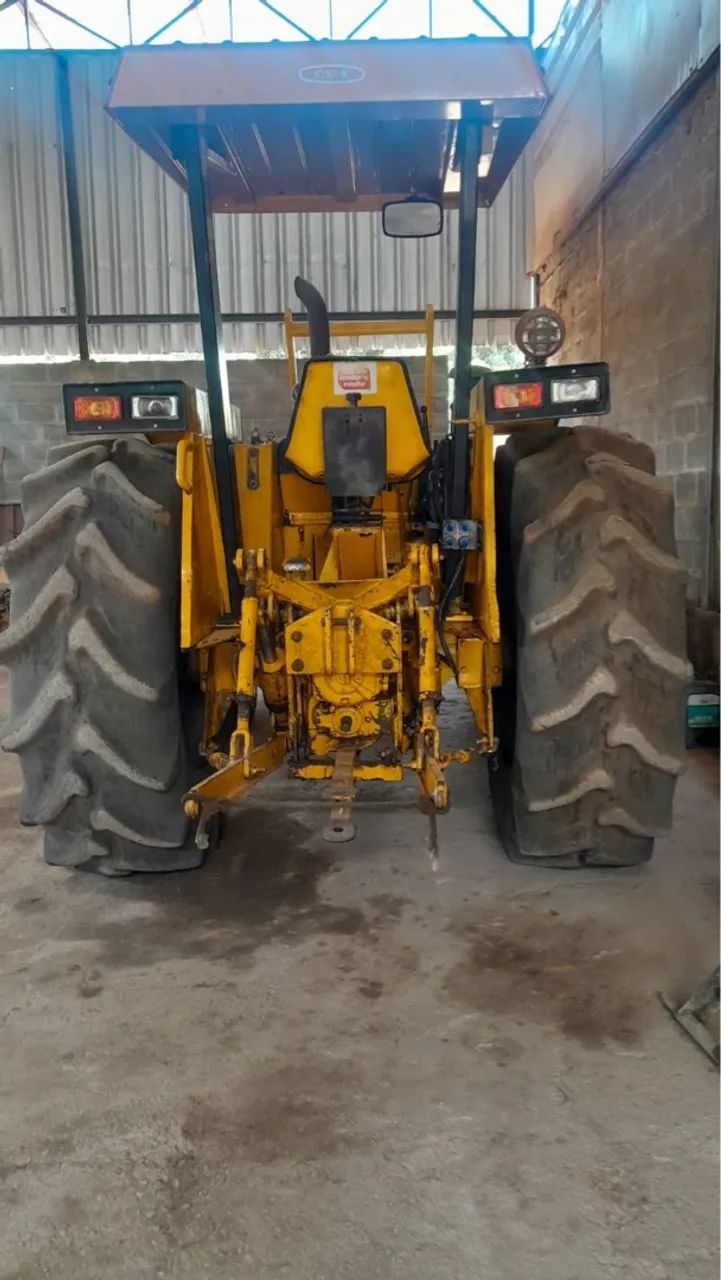 Trator Agrícola Usado CBT 