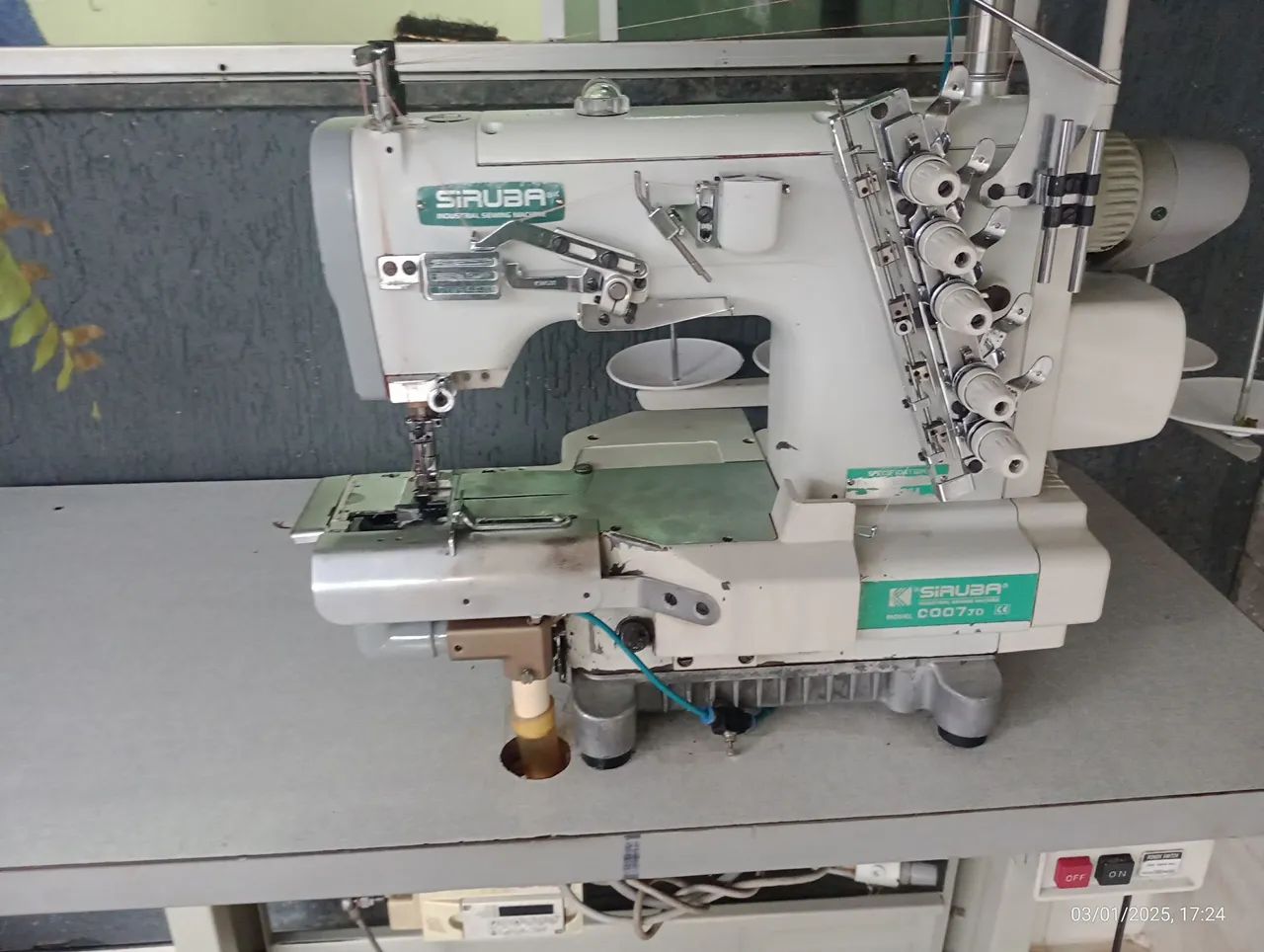 Máquina de Costura Industrial Siruba C00770JD