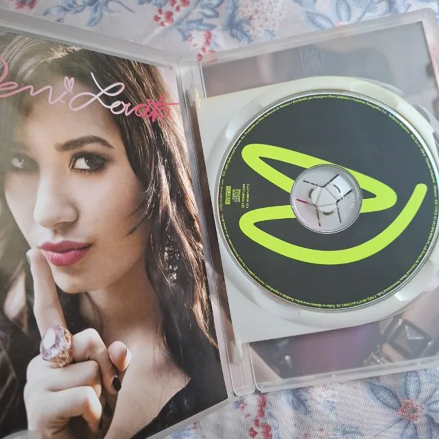 DVD + CD: Here We Go Again (Demi Lovato) - Foto 3