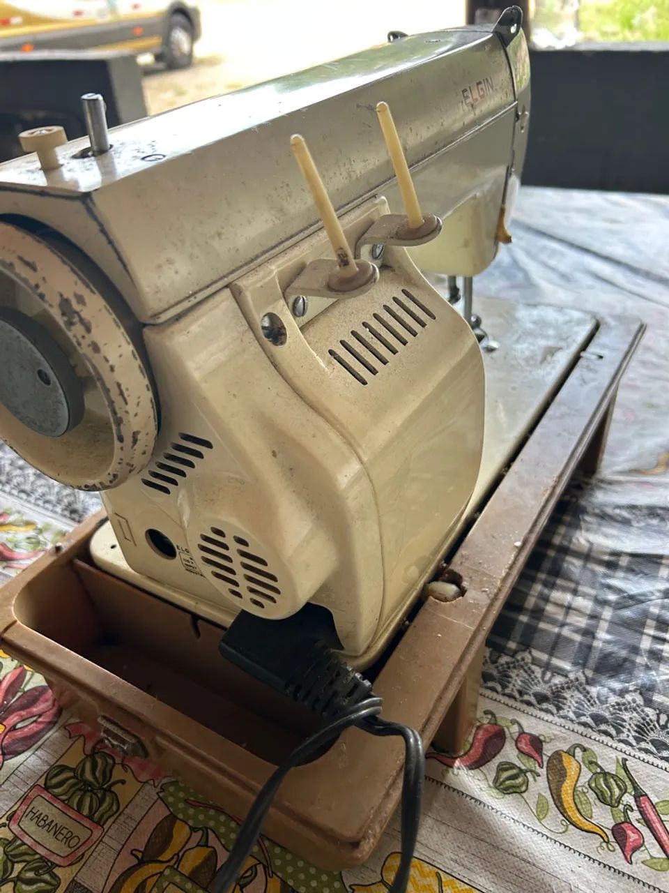 Máquina de costura Elgin Zing zag ! - Foto 3