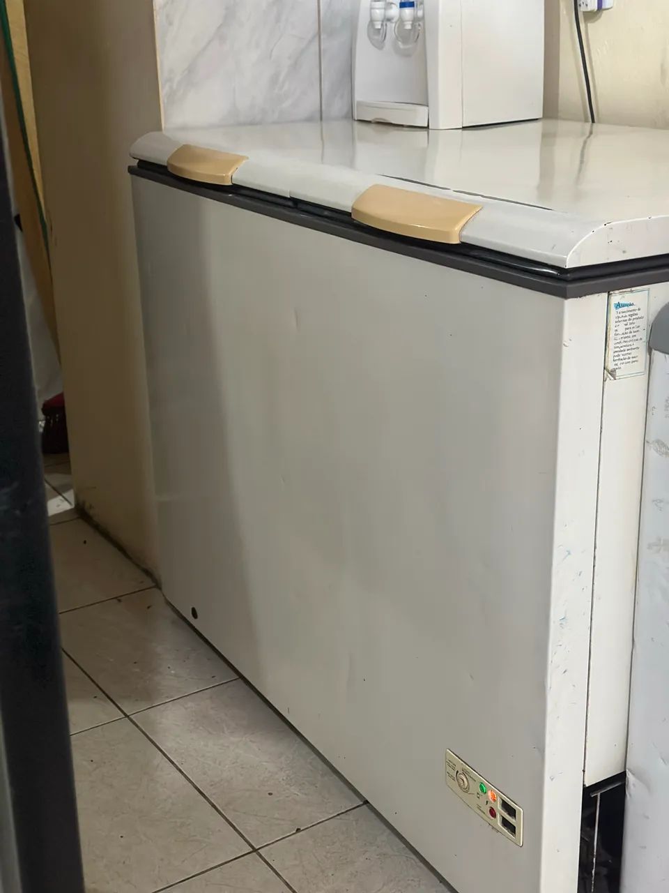 Freezer Horizontal 2 Tampas - Funciona Perfeitamente - Foto 2