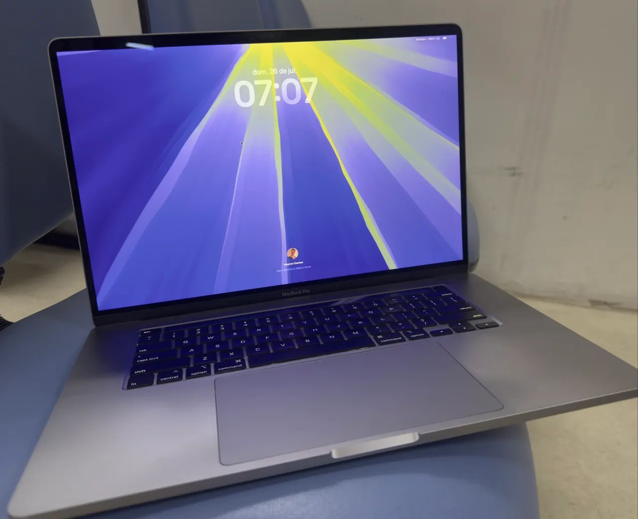 MacBook Pro 16? 2019 i7 16GB 512GB Radeon Pro 5300M 4GB