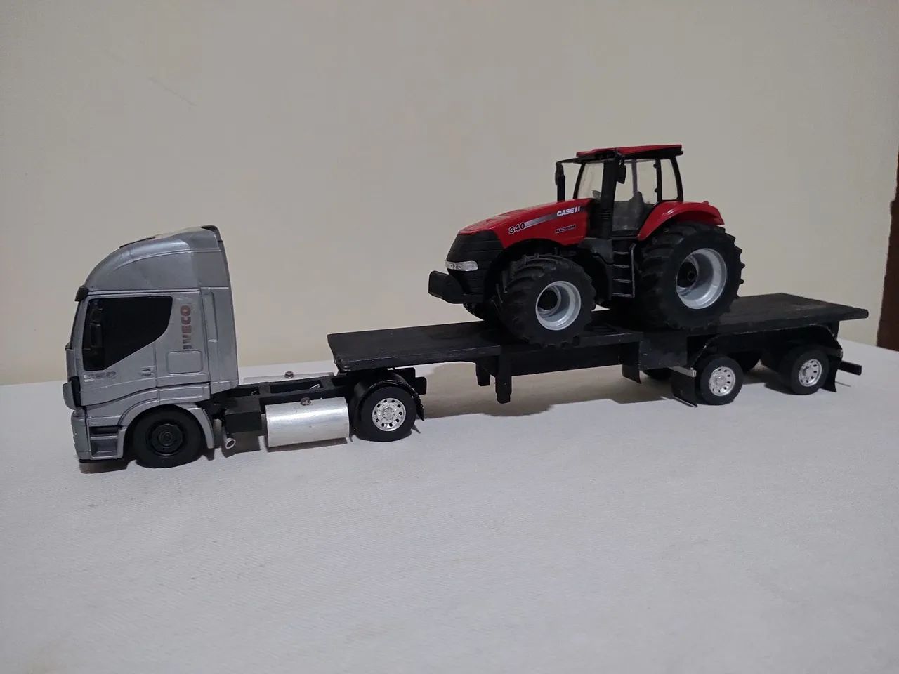 Miniatura de caminhão + trator  - Foto 2