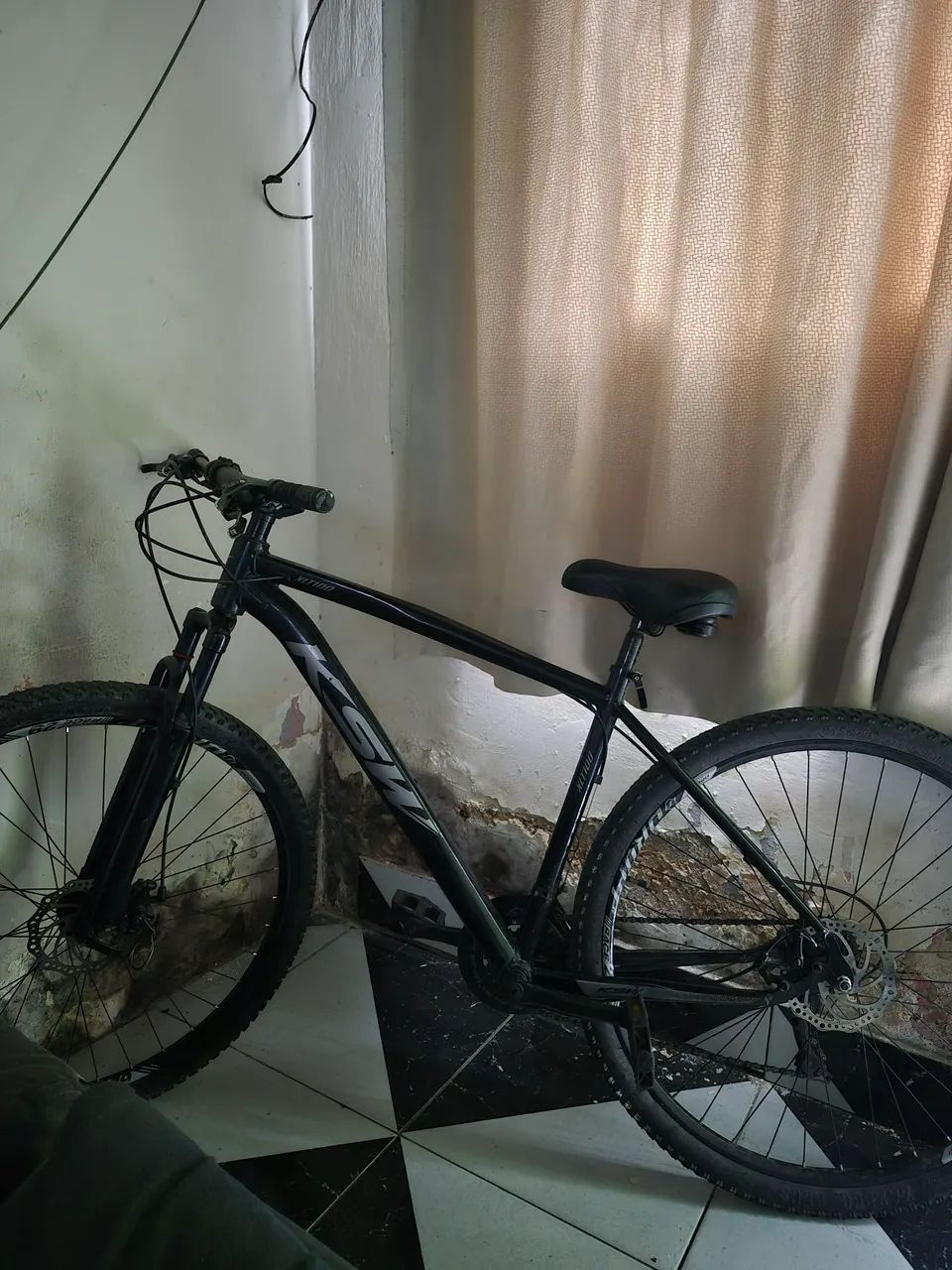 Bicicleta KSW aro 29 quase nova so com 2 meses de uso - Foto 4