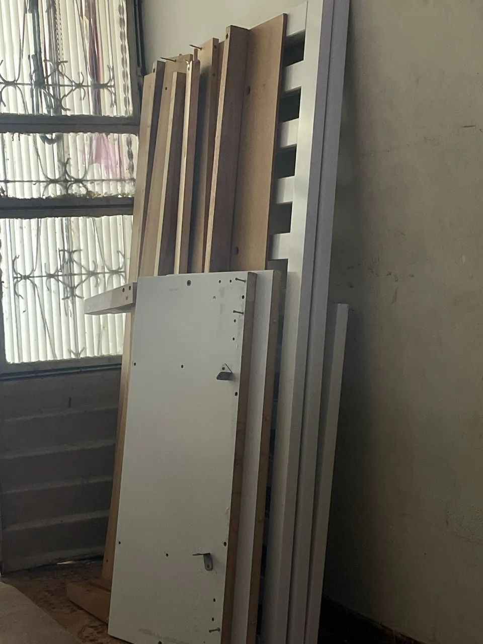 Berço com colchão seminovo