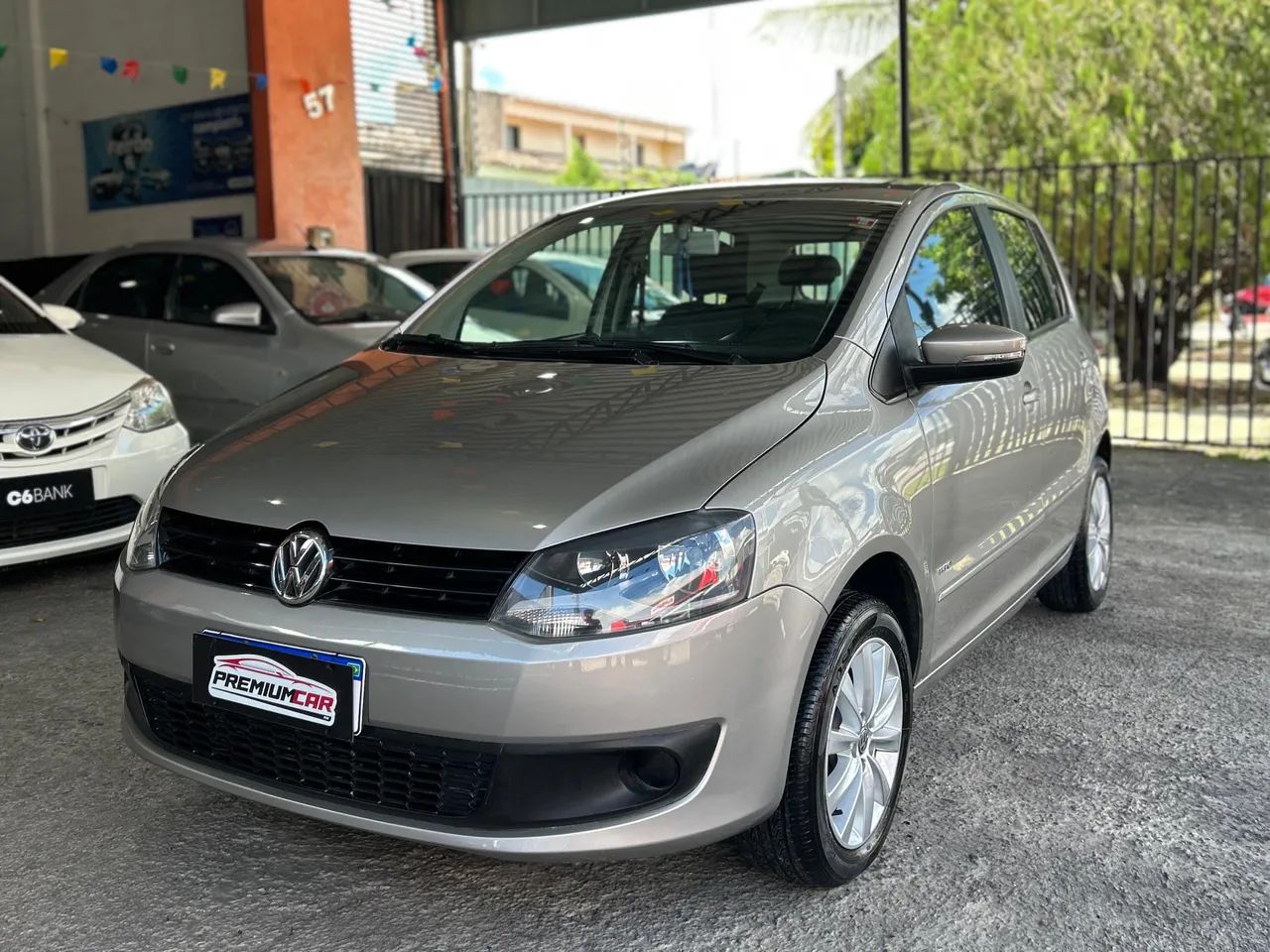 Volkswagen Fox Fox 1.0 Mi Total Flex 8V 3p 2013