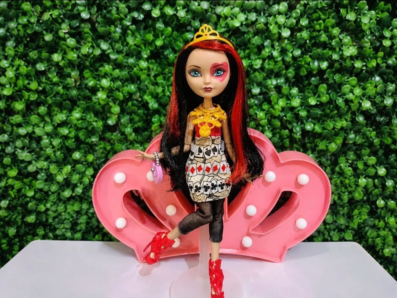 Boneca Lizzie Hearts- Ever After High 