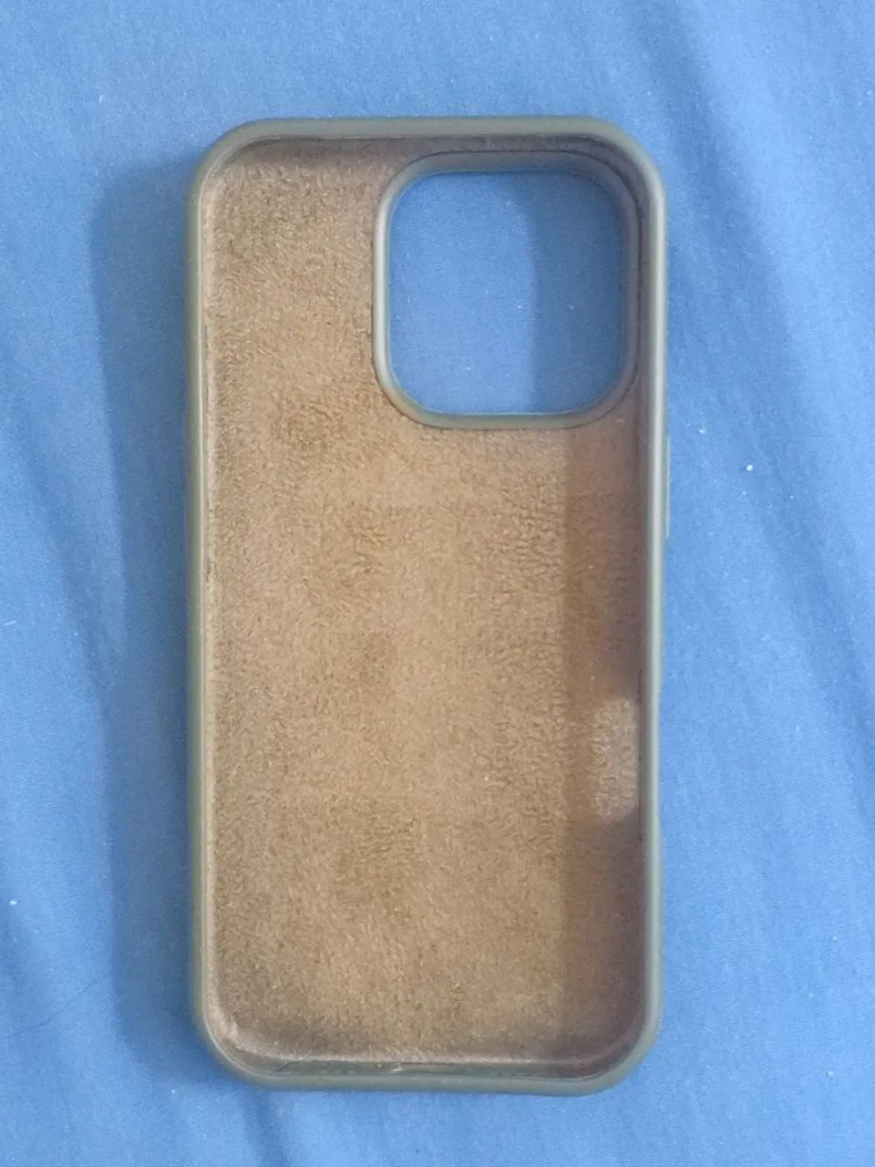 Capinha usada para iPhone 16 PRO 