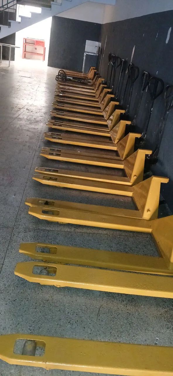 Paleteiras Menegotti 2 toneladas 