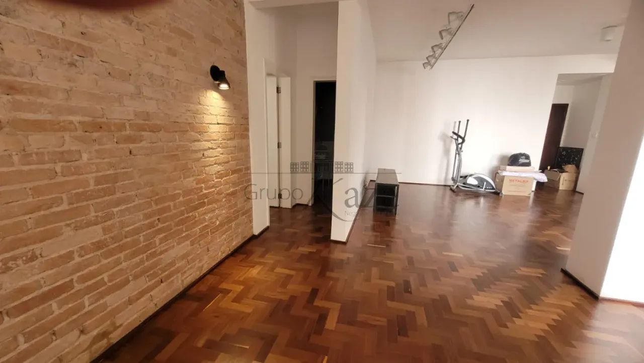 Apartamento - Higienópolis - 3 Dormitórios - 198m².