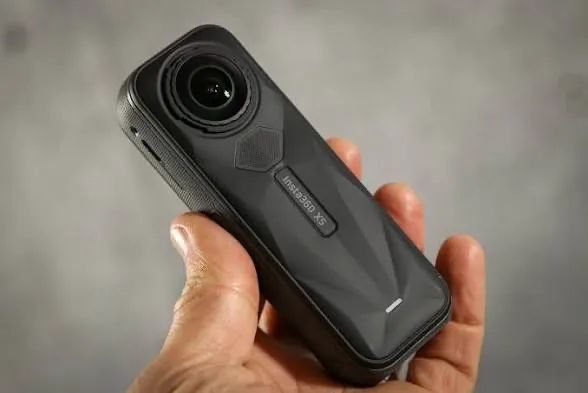 Insta360 X5 - Foto 2