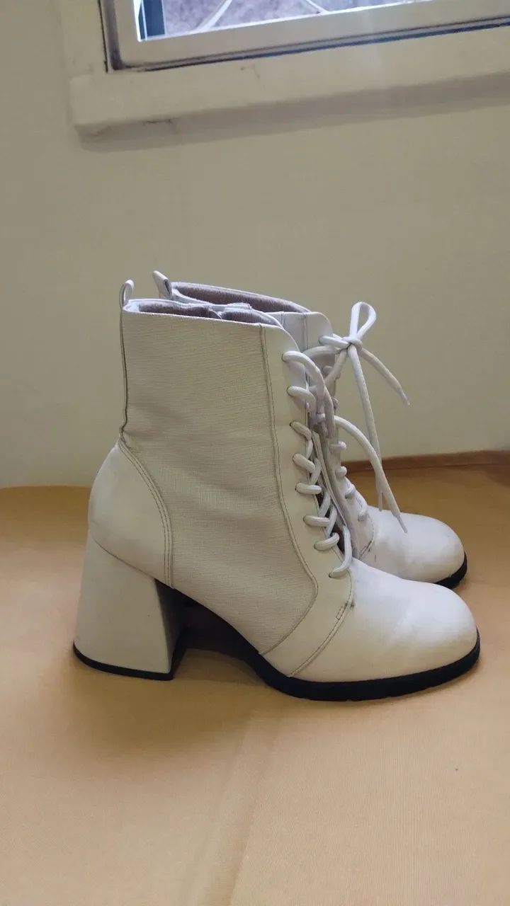 Bota Branca Piccadilly 