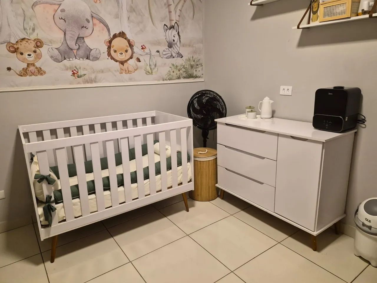 Berço e cômoda de bebe